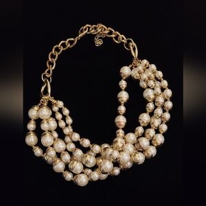 Elegant Gold and Cream Pearl Necklace